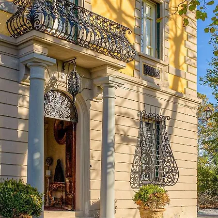 Rey Bugallo Villa *