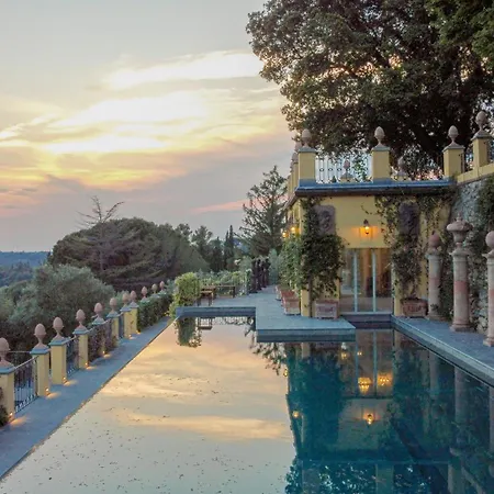Rey Bugallo Villa *